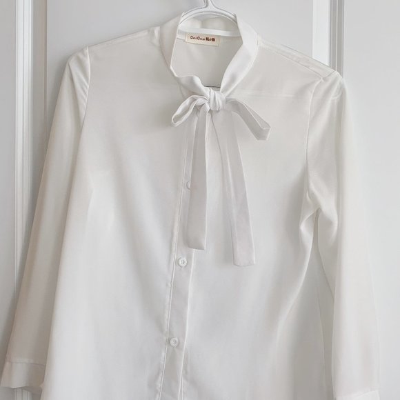 BOW TIE LONG SLEEVE BLOUSE (XS） - Picture 1 of 4
